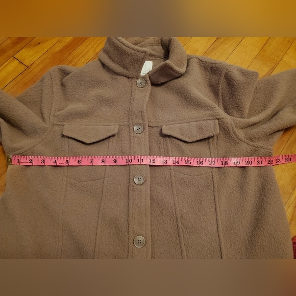 Joie Cropped Shacket. Tan / light brown. Size XL. Cozy. Jacket. Fall. - Picture 9 of 11